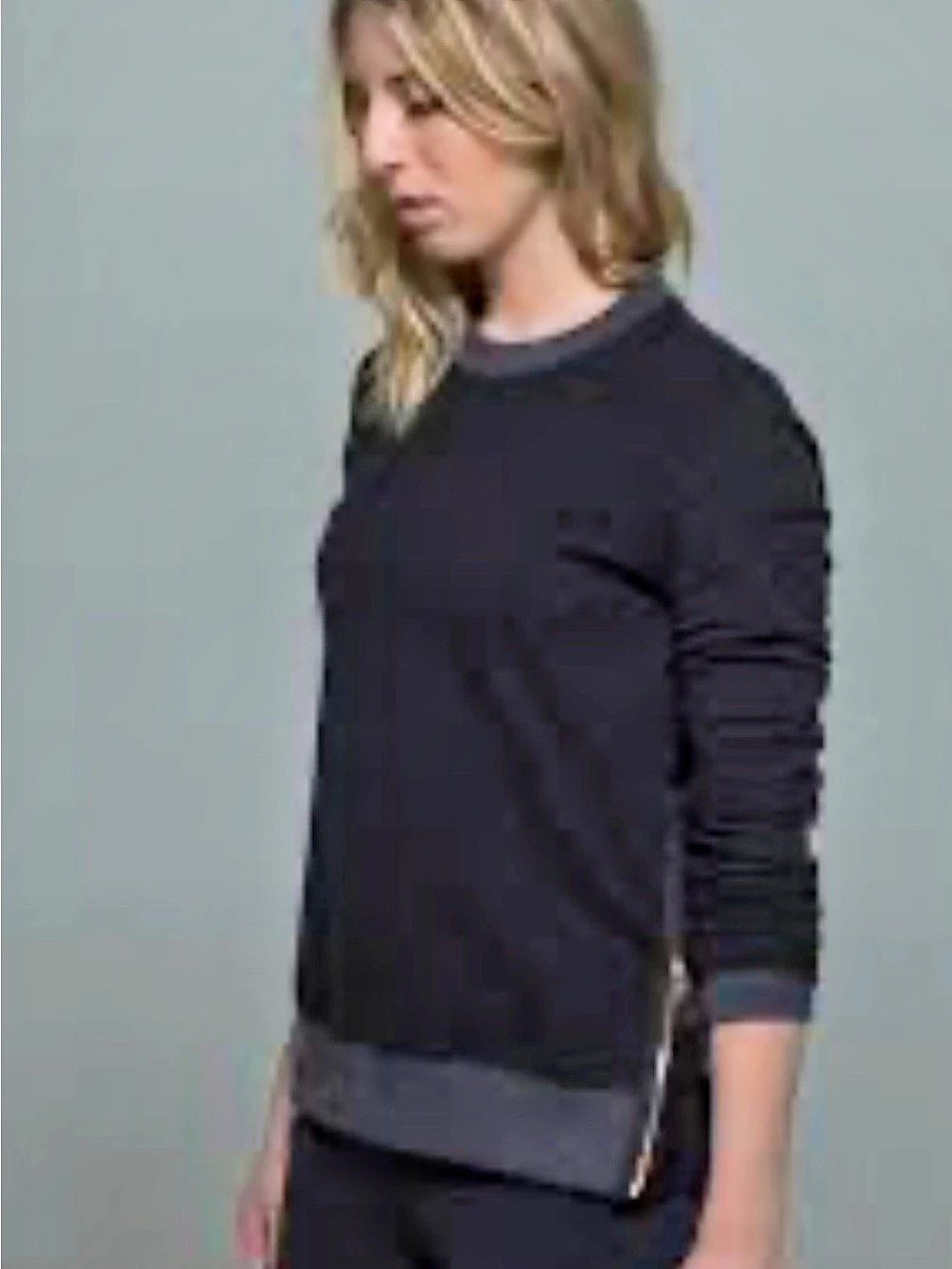 Lululemon Future Varsity Pullover W/Zip Detail Sweatshirt Like New in Black and